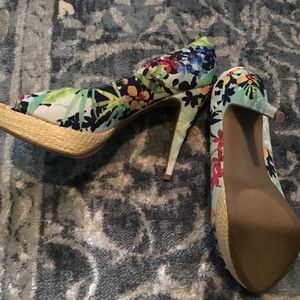 Brand new Apt 9 high heel size 10